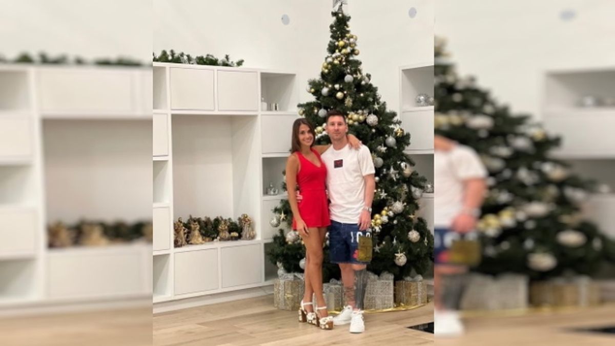 Lionel Messi y su mujer Antonela Rocuzzo en uno de las 25 habitaciones de la mansi&oacute;n ambientada para las fiestas navide&ntilde;as.&nbsp;