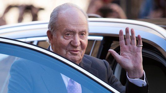 Acosado por los escándalos, Juan Carlos dejó España y ya estaría en República Dominicana