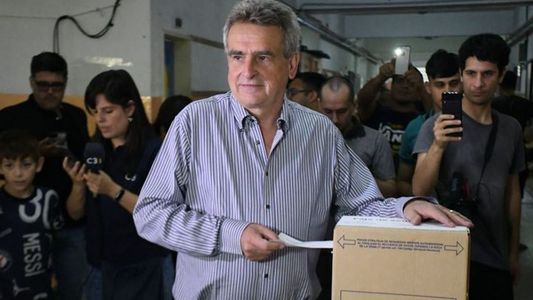 Votó Agustín Rossi en las elecciones 2023 y aseguró: Confíamos en nuestro mensaje de unidad