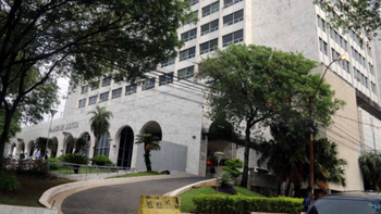 Evacuaron por una amenaza de bomba los Tribunales de Asunción donde está la causa del senador Edgardo Kueide Evacuaron por una amenaza de bomba los Tribunales de Asunción donde está la causa del senador Edgardo Kueide