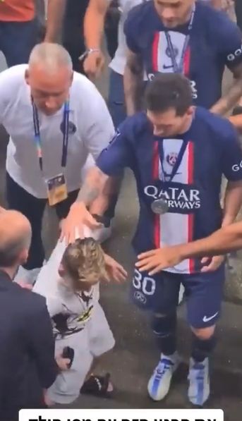 Lionel Messi y un gesto precioso con un pequeño fanático: el video