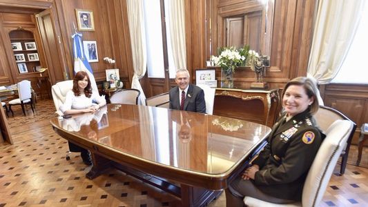 Cristina Kirchner se reunió con la jefa de los militares de Estados Unidos en el hemisferio sur