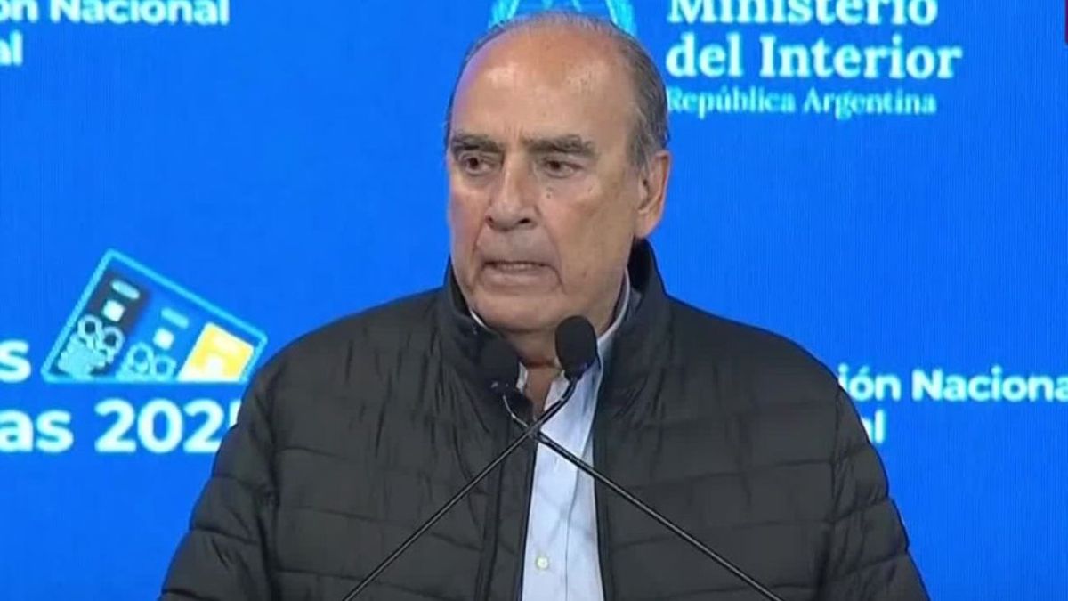 Guillermo Francos dio a conocer los primeros resultados electorales y anticipó el triunfo de LLA.