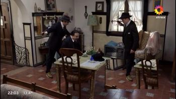 El imperdonable error de vestuario en ATAV: el personaje de Vicuña apareció en zapatillas