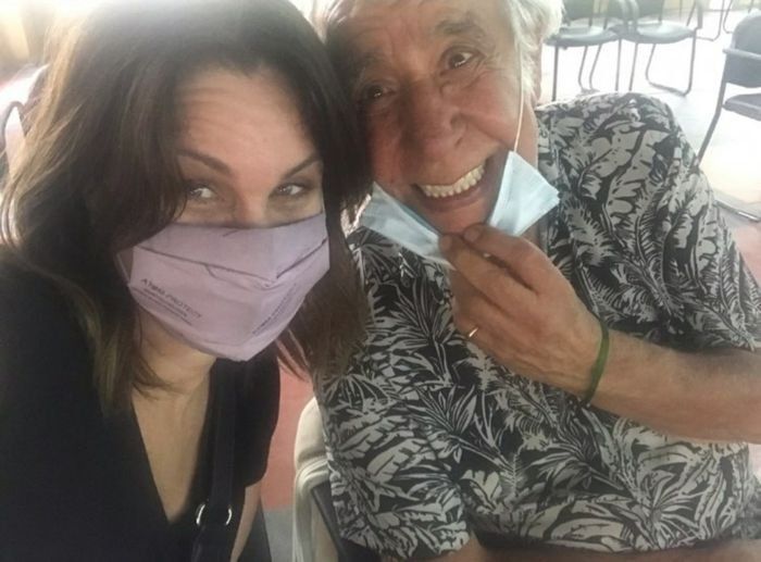 Nancy Dupl&aacute;a acompa&ntilde;&oacute; a su pap&aacute; a vacunarse