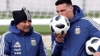 Jorge Sampaoli y Lionel Messi Jorge Sampaoli y Lionel Messi