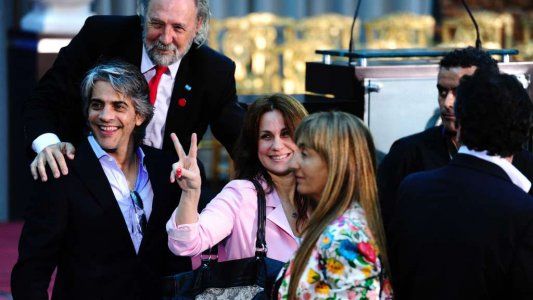 Más de 500 intelectuales y artistas le exigen a Macri que respete la democracia y la decisión de las urnas