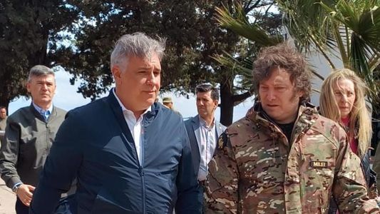 Milei viajó a Córdoba a supervisar el combate al fuego, en medio de críticas por la falta de presupuesto