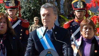 Tras el papelón por la cancelación del desfile, el Gobierno ahora le da un aumento del 20% a las FF.AA.