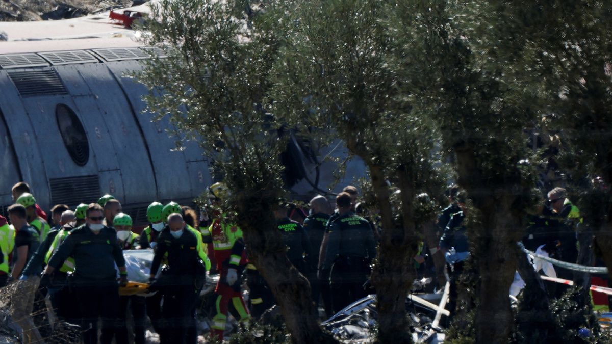 Tragedia en España: al menos 64 muertos por un choque entre dos trenes de alta velocidad