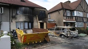 se quemo su casa, les donaron 70 mil dolares para poder arreglarla, pero se lo gastaron en algo insolito se quemo su casa, les donaron 70 mil dolares para poder arreglarla, pero se lo gastaron en algo insolito