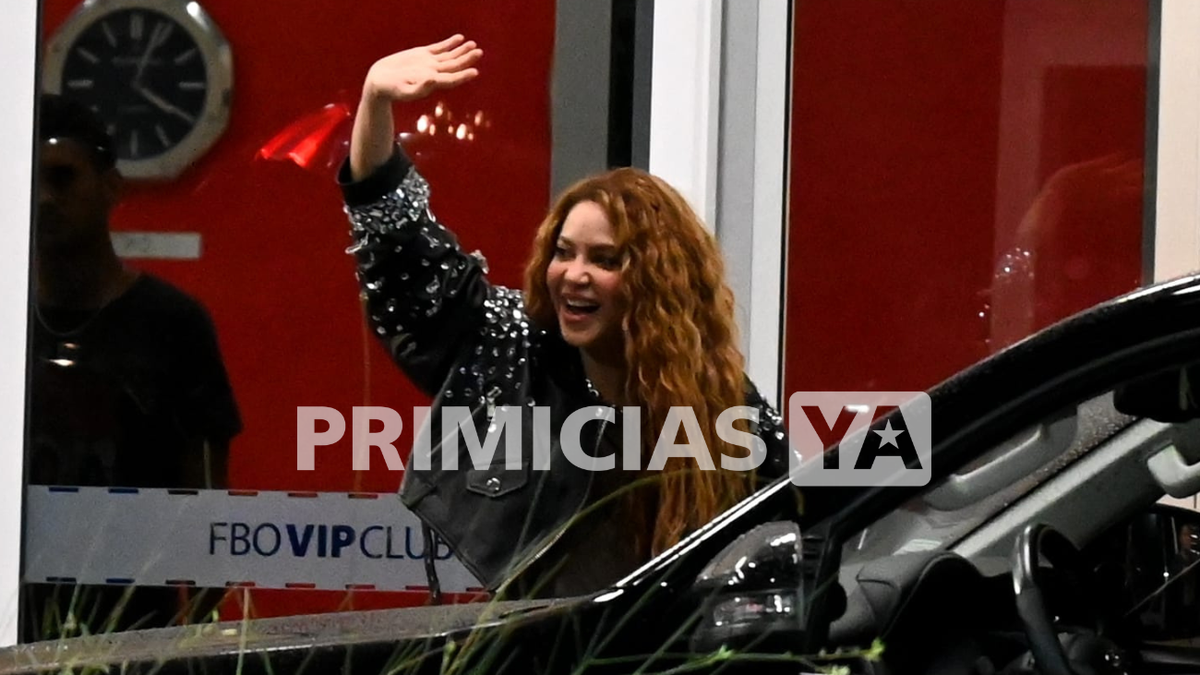 Shakira en Ezeiza Aeropuerto.png