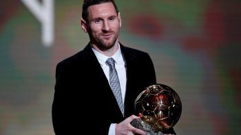 La leyenda continúa: Lionel Messi obtuvo su sexto Balón de Oro y es el máximo ganador de la historia