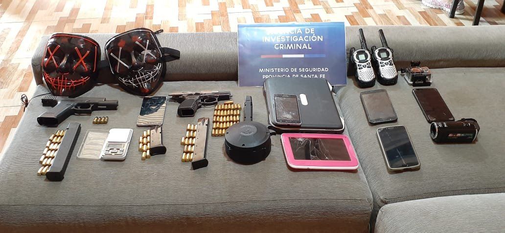 Narcoguerra en Rosario: la lista del horror y las “pistolas con cargador circular”, la última tecnología narco que aterra a los investigadores