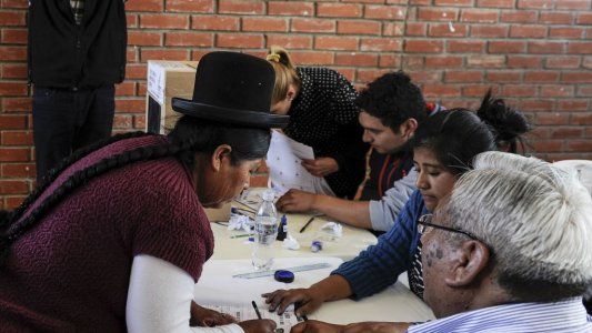Elecciones en Bolivia:  con los primeros resultados, Morales y Mesa van a segunda vuelta