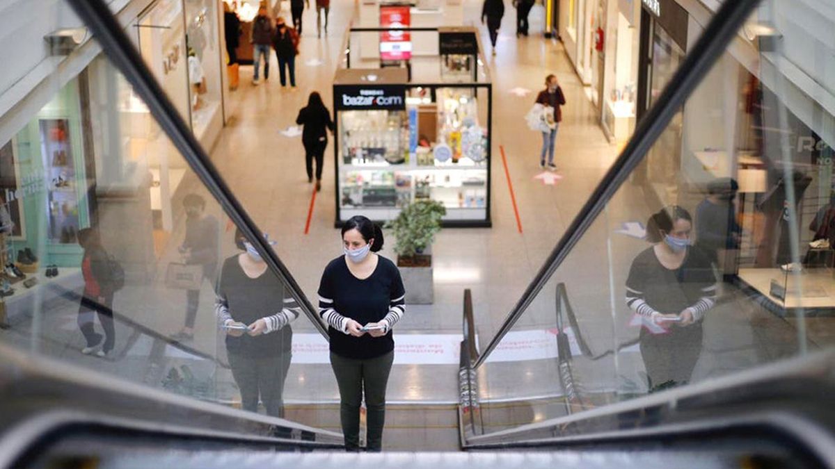 Tras siete meses cerrados, los 16 shoppings porteños reabrieron sus puertas con un estricto protocolo