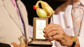 Qué son los IgNobel, los premios más estrafalarios que se entregan en Harvard