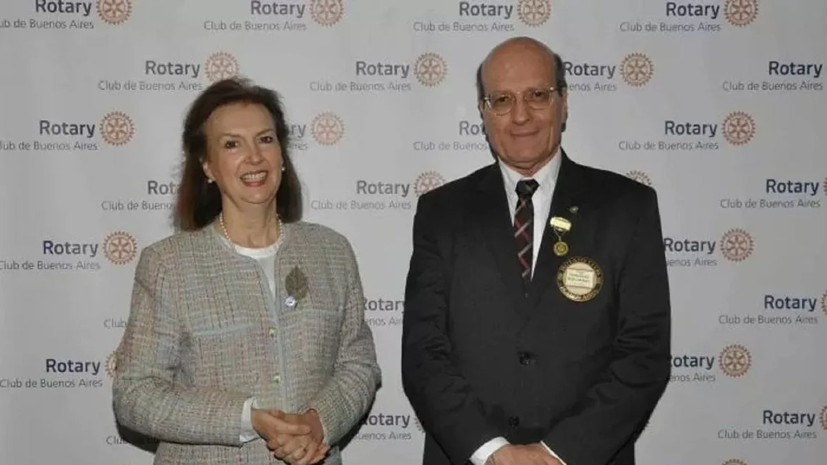 Diana Mondino y Jorge González Zuelgaray, titular del Rotary Club de Buenos Aires. (Foto: Popular)