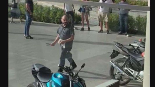 Amenazas, cuchillos y trompadas: mozos y clientes protagonizaron una escandalosa pelea en un conocido restaurante