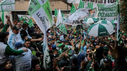 Luego de irse de la CGT, Camioneros se moviliza en repudio a la multa del Ministerio de Trabajo