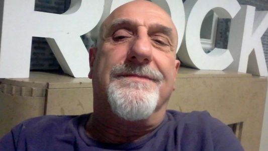 Juan Acosta hizo un chiste que fue repudiado en las redes sociales: su aclaración