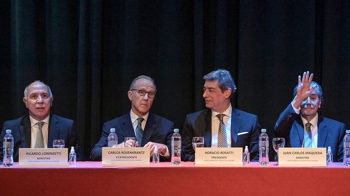 La Corte Suprema se reunió en medio del pedido de juicio político del Gobierno a todos sus miembros