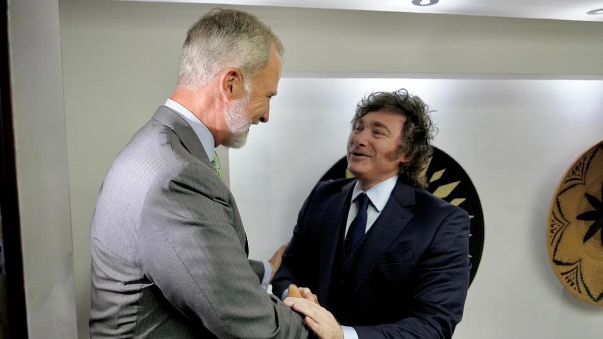 Javier Milei se reunió con Felipe VI en la Casa de la Cultura de Cali. (Foto: Presidencia)