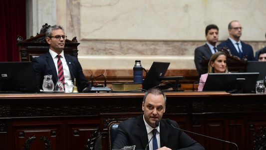 Con Javier Milei en el palco, Manuel Adorni presenta su primer informe de gestión en el Congreso