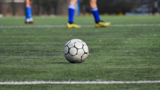 Sintió un fuerte dolor y se descompensó en pleno partido: tristeza por la muerte del futbolista