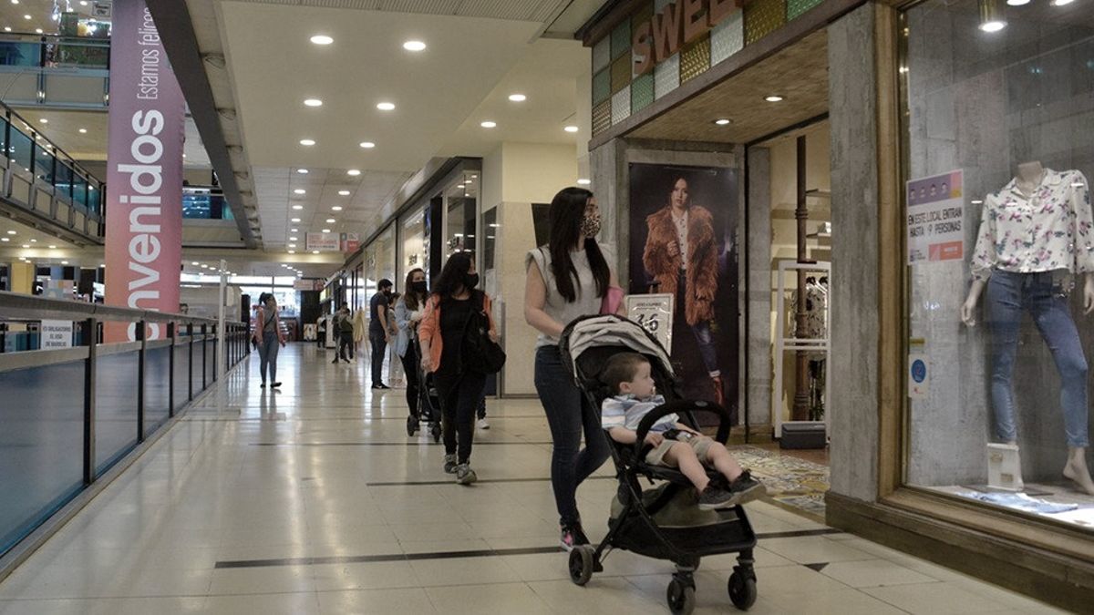 Impulsados por el Día de la madre las ventas en shopping tuvieron un incremento (Foto: Indec).