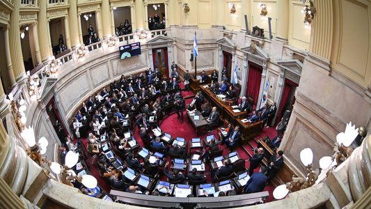 El Senado debate una posible interpelación a Manuel Adorni y tratará la ley de propiedad privada
