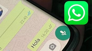 Cómo leer mensajes en WhatsApp sin activar las dos tildes azules con este simple truco
