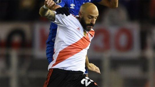 Baja sensible para River: Pinola sufrió una lesión muscular y debió salir reemplazado