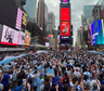 Banderazo de miles de hinchas argentinos en Times Square antes del partido contra Chile
