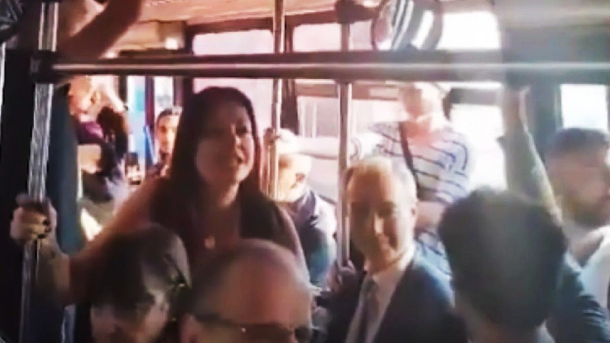El episodio ocurrió a bordo del ómnibus que va de la pista hasta el hall de retiro de equipaje.&nbsp;