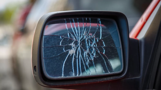 Autos en alerta: cómo funciona la nueva modalidad de estafa que advirtió la Policía