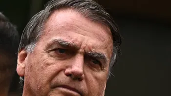 El expresidente brasileño Jair Bolsonaro, quien se encuentra con prisión domiciliaria, fue diagnosticado con un carcinoma de células escamosas. El expresidente brasileño Jair Bolsonaro, quien se encuentra con prisión domiciliaria, fue diagnosticado con un carcinoma de células escamosas.