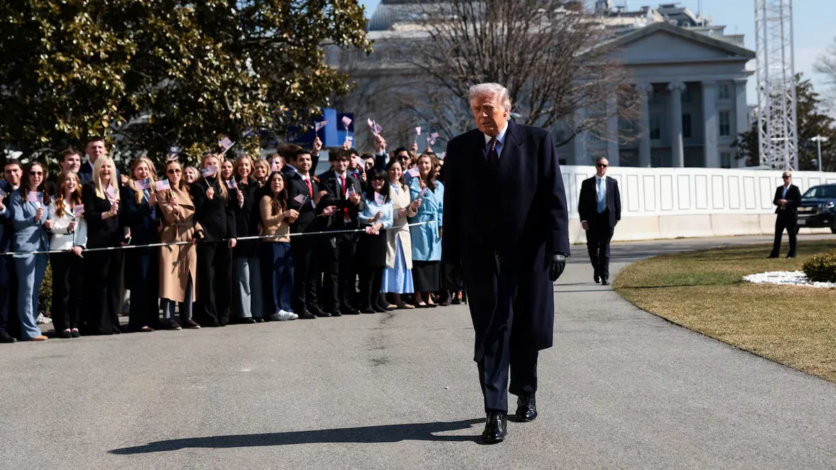 El presidente de Estados Unidos, Donald Trump, parti&oacute; este viernes de la Casa Blanca hacia Texas. (Foto: REUTERS)