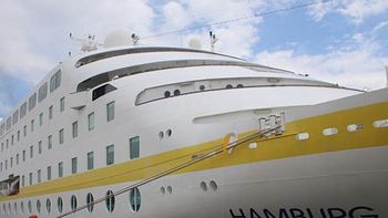 Ordenan aislar a todas las personas a bordo del crucero Hamburg tras haber detectado un caso positivo de Covid-19
