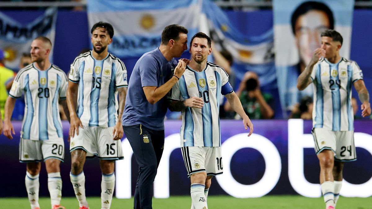 Scaloni elogi&oacute; el estado f&iacute;sico del capit&aacute;n de la Albiceleste que jug&oacute; los 120 minutos frente a Cabo Verde. (Foto: Reuters).