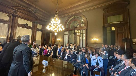 PASO 2023: candidatos presidenciales y partidos políticos firmaron compromiso ético para evitar fake news