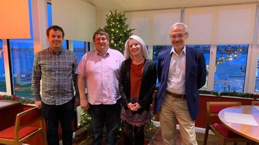 Navidad en las Malvinas: entre la cálida bienvenida a los turistas y los recuerdos de la guerra