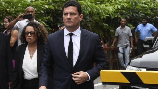 Sergio Moro, el juez que metió preso a Lula, aceptó la propuesta de Bolsonaro y será el “superministro” de Justicia