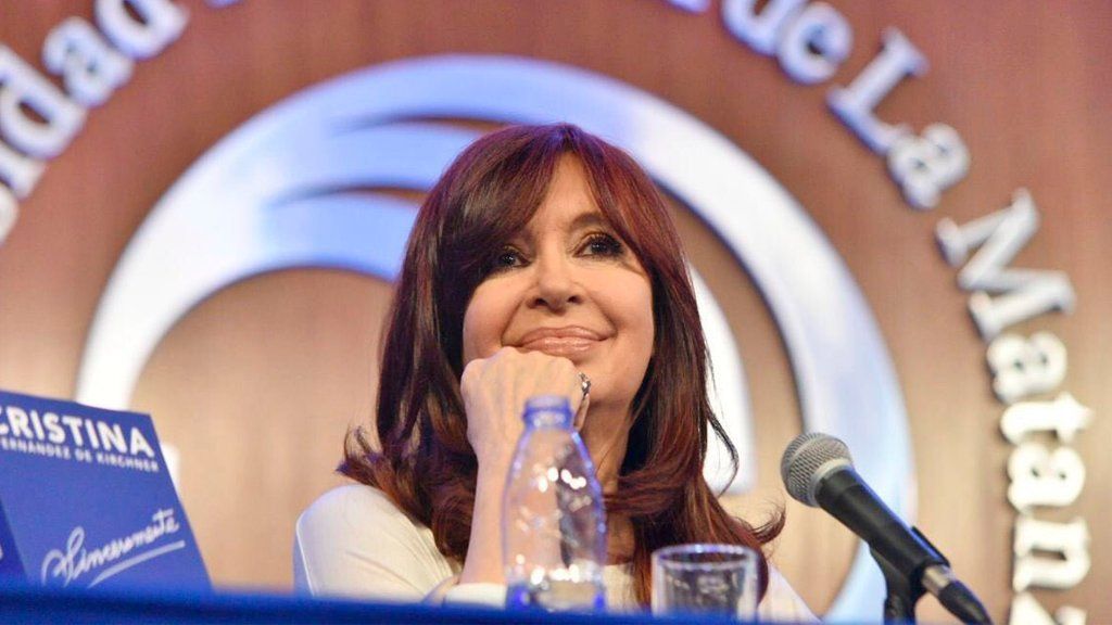 A días de asumir como vicepresidenta, Cristina Fernández presentará Sinceramente en Quilmes