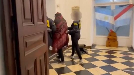 Entre Ríos: detuvieron a una mujer que abusaba de su hija, la filmaba y lo difundía en internet