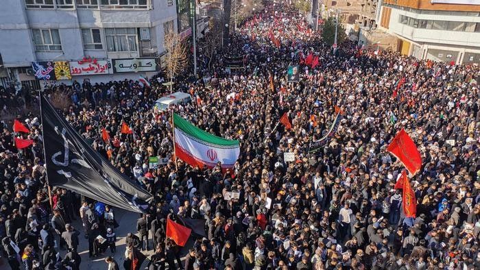 Una estampida causó la muerte de 35 personas durante el funeral de Soleimani en Irán