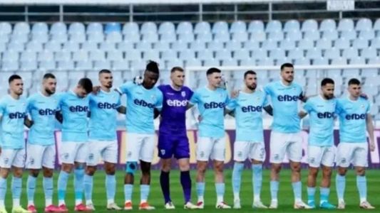 Insólito: hicieron un minuto de silencio por un jugador que ¡no murió!