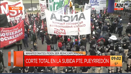 Continúa el corte en el Puente Pueyrredón, después de más de cinco horas de protesta