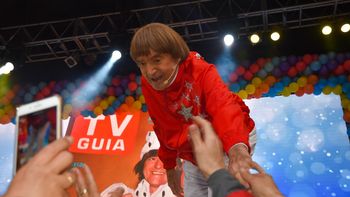 Las imágenes del emotivo homenaje a Carlitos Balá en Parque Centenario