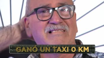 Oscar, el taxista que ganó un O KM y se quebró al aire al dedicarle el premio a su familia